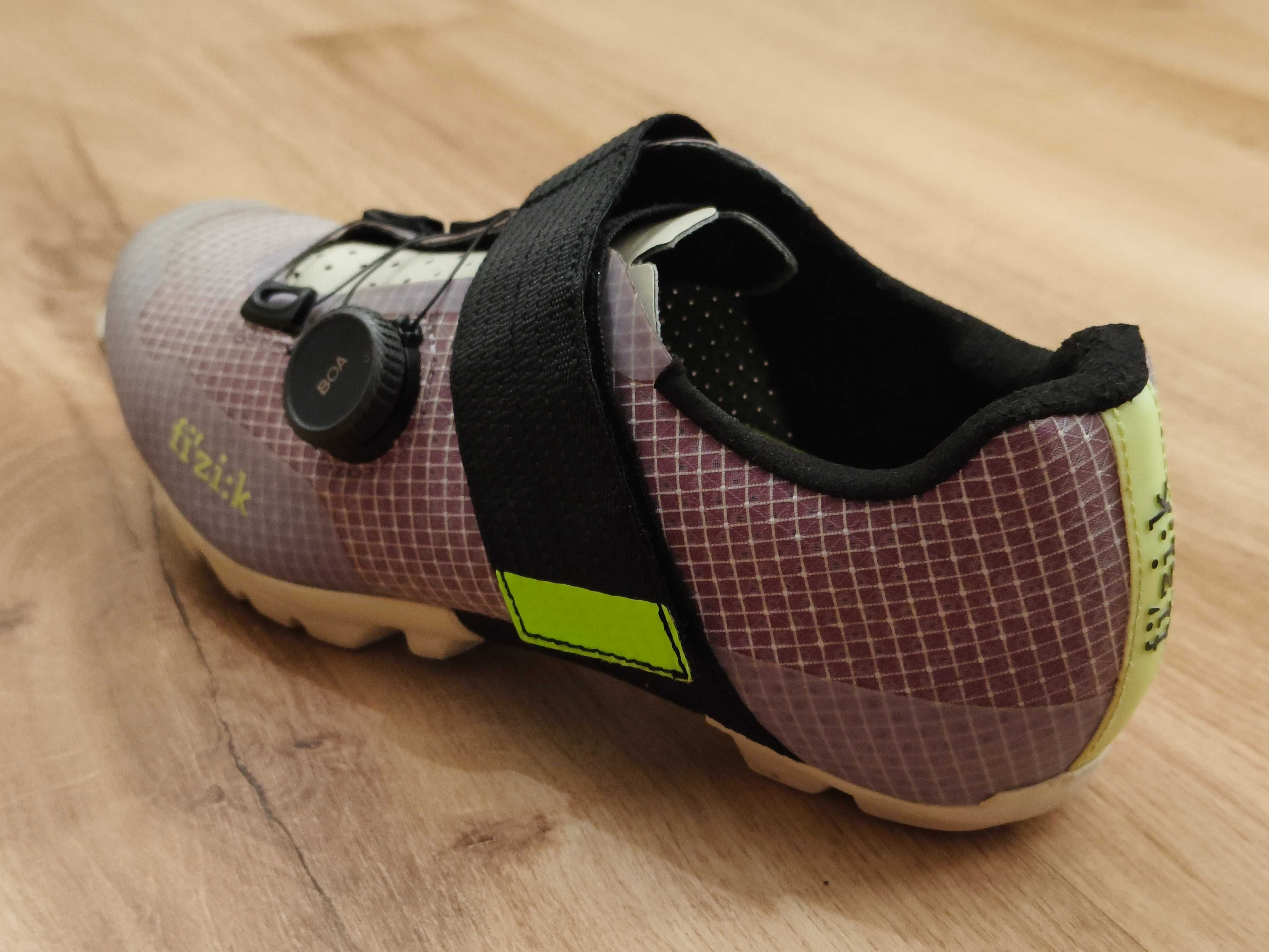 Sapatos de MTB Fizik Vento Ferox Carbon