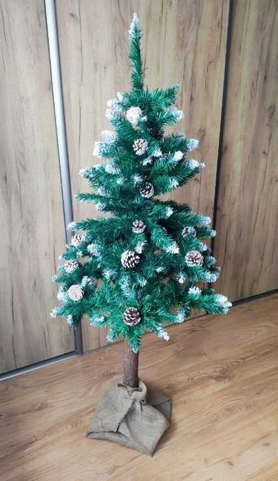 Choinka na pniu sztuczna jak żywa gęsta zielona ośnieżona 150 cm
