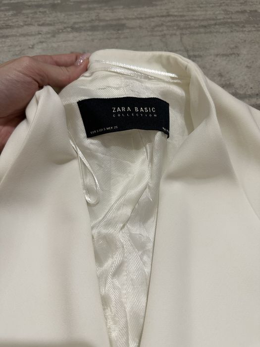 Подовжений білий піджак зара