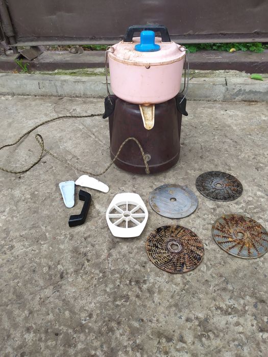 Соковыжималка Электротяжмаш производство ссср в рабочем состоянии