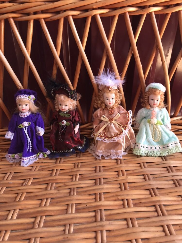 коллекция кукол, куклы.