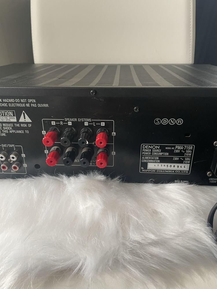 Amplituner firmy Denon