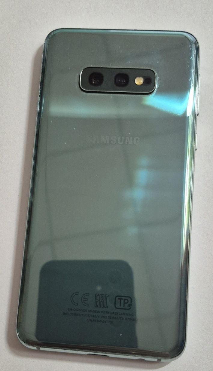 SAMSUNG S10E официал.