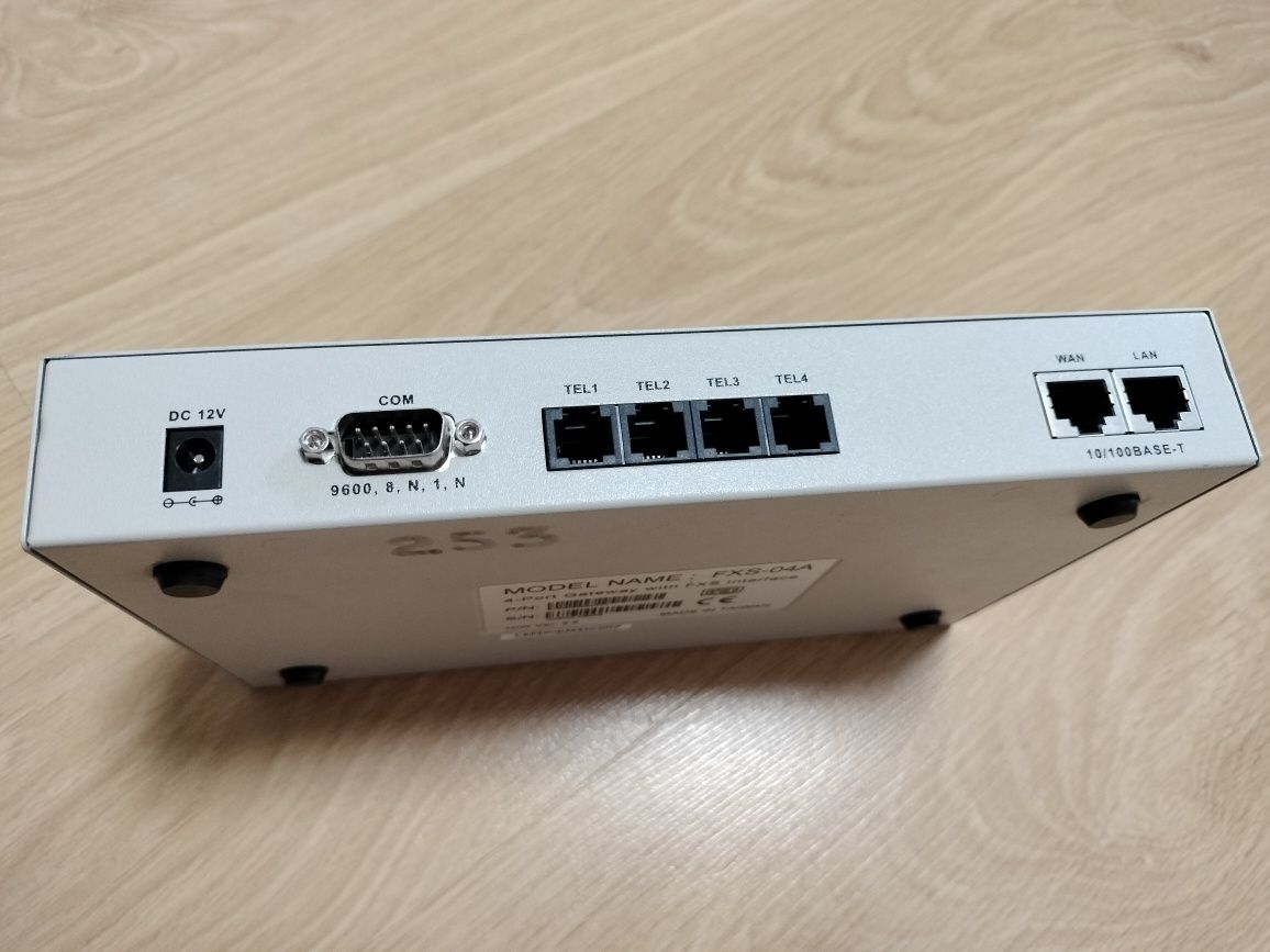 VoIP-шлюз Dynamix DW FXS-04