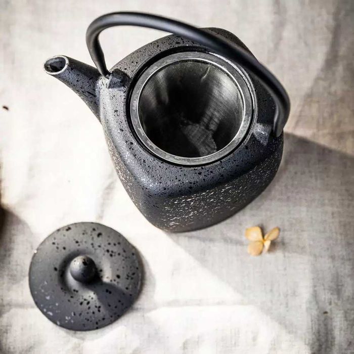 Duży Czajnik imbryk ŻELIWNY z sitkiem, zaparzacz do parzenia herbaty