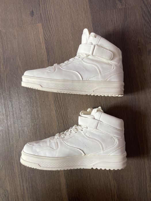 bershka високі білі чоловічі кросівки кеди кроси 43 р. 28 см устілка