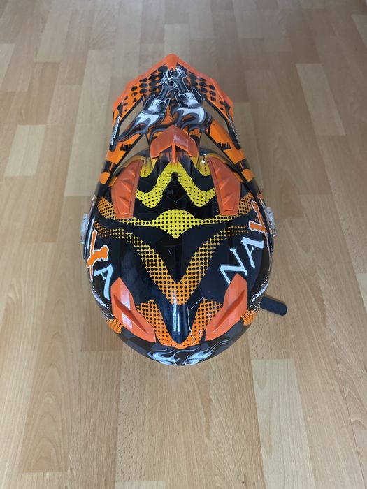 Kask na crossa naxa