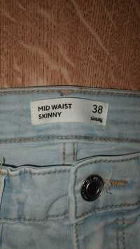 Spodnie jeansowe skiny