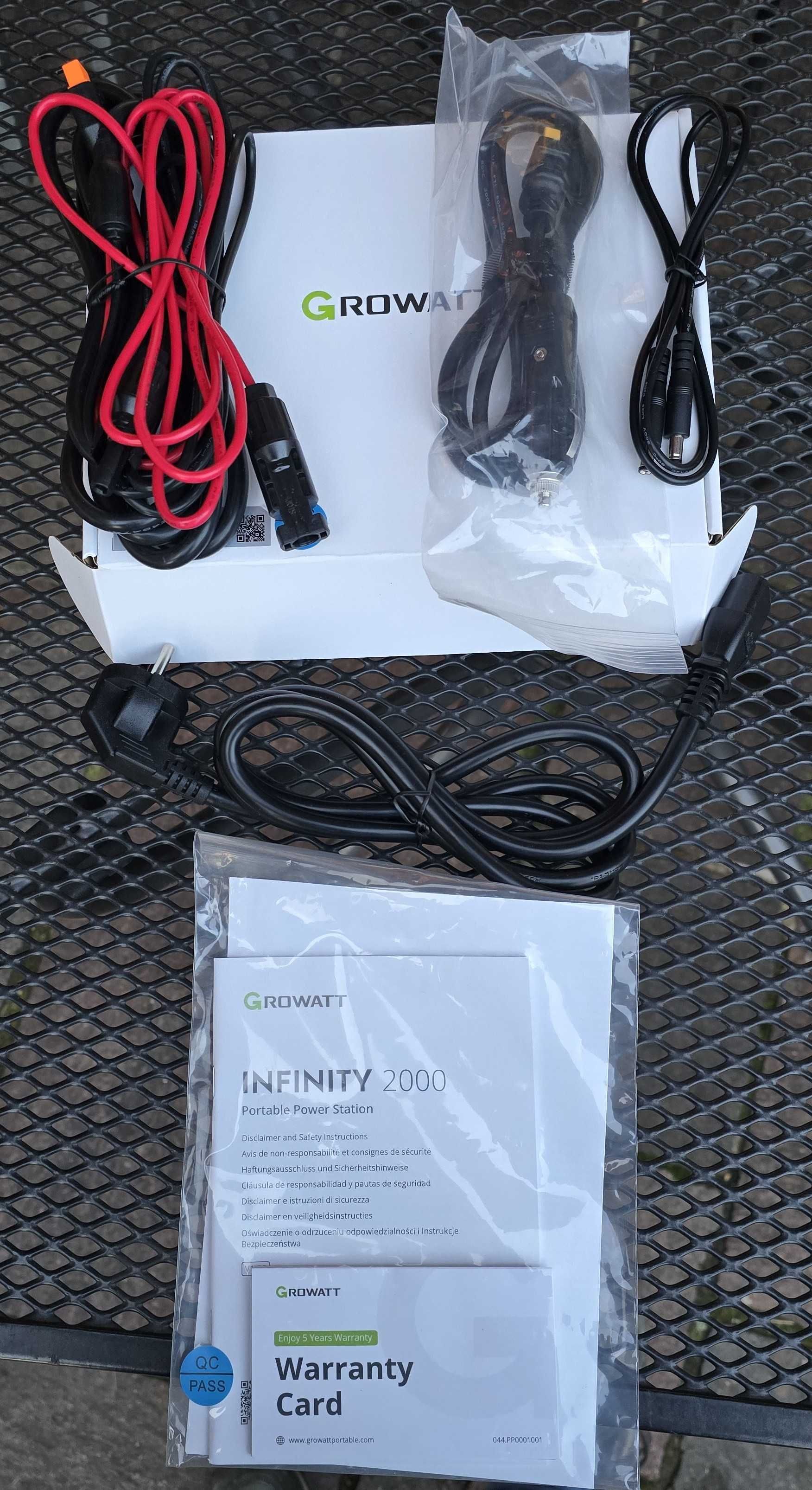 Зарядна станція Growatt INFINITY-1300Wh 1800W EU