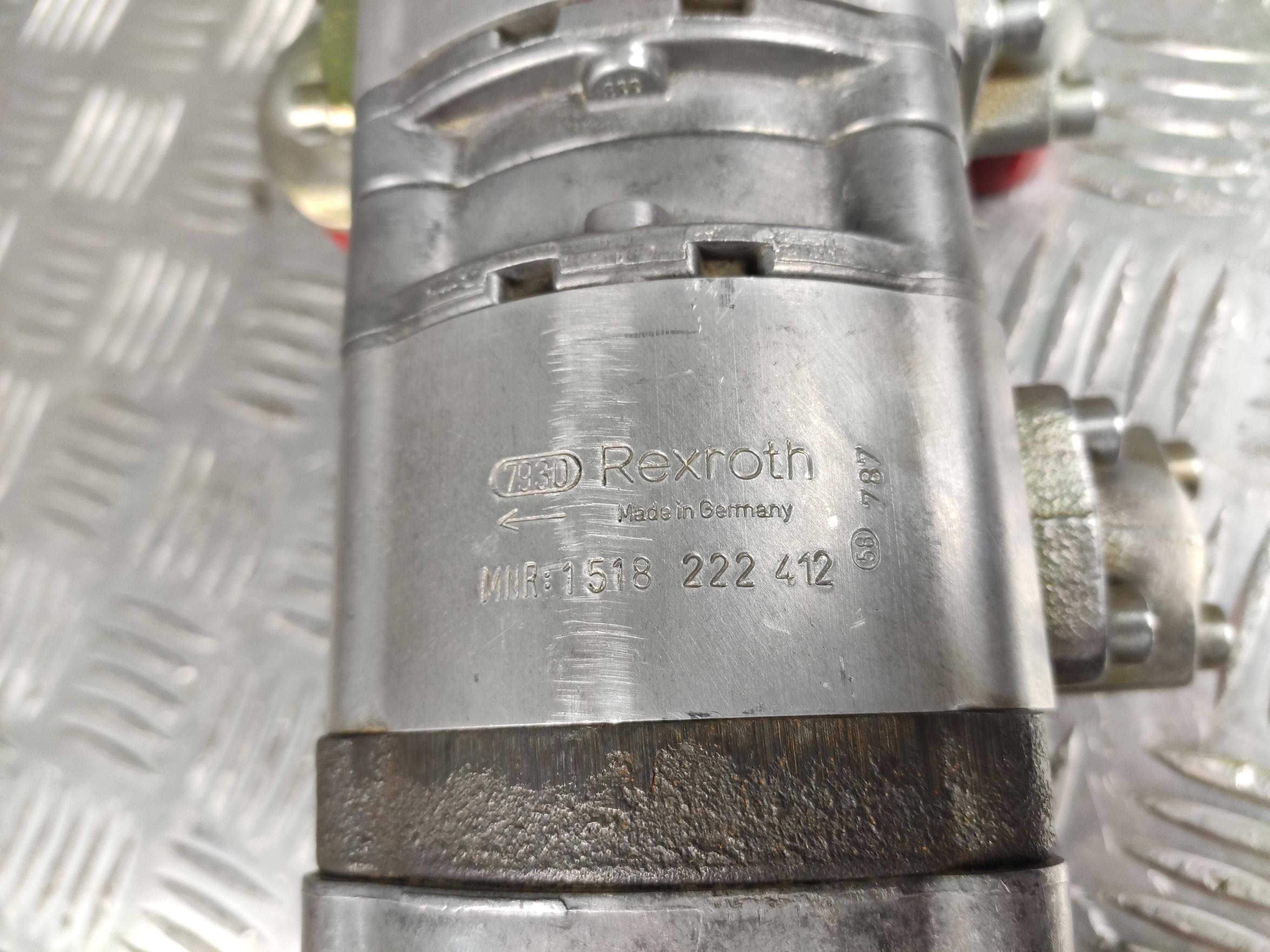 Pompa zębata Bosch 3-sekcyjna do Liebherr L564/L574. Gear pump.
