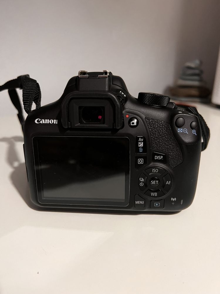 Canon 1300D 53mm