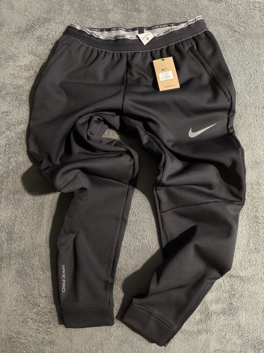 Spodnie dresowe Nike Pro Fit Move to Zero