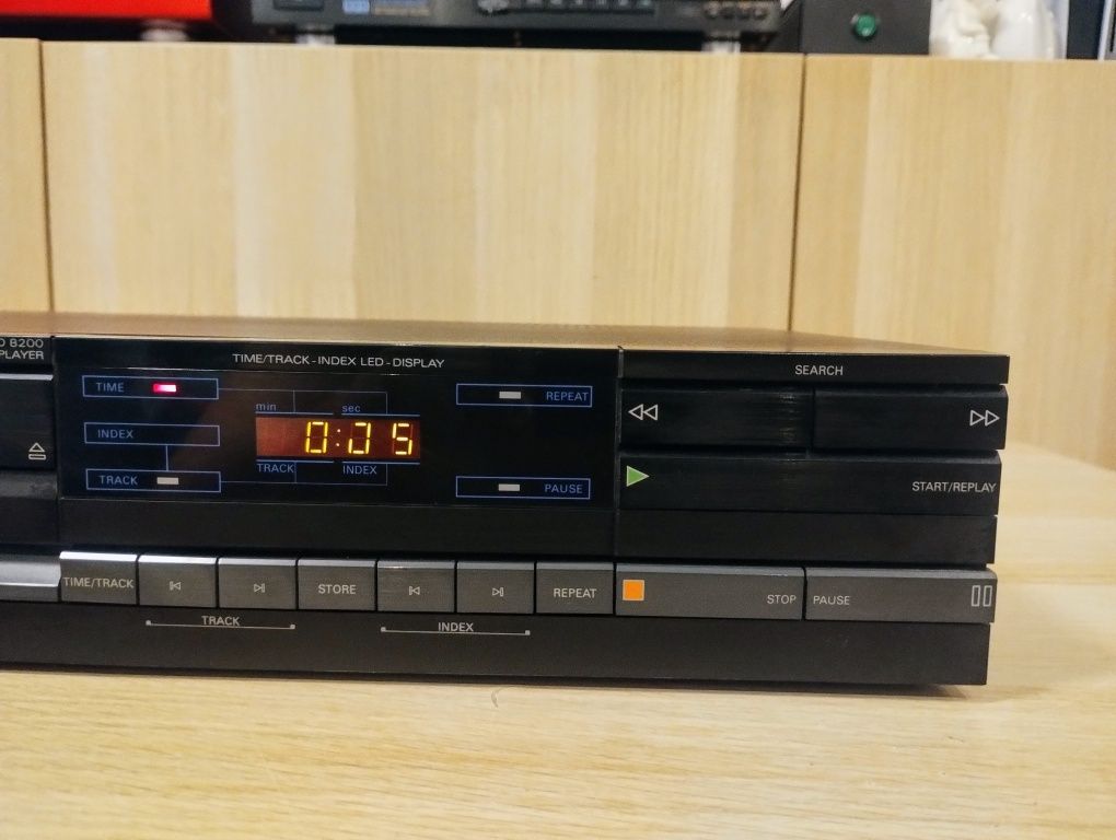 Grundig CD 8200 - odtwarzacz CD TDA 1541