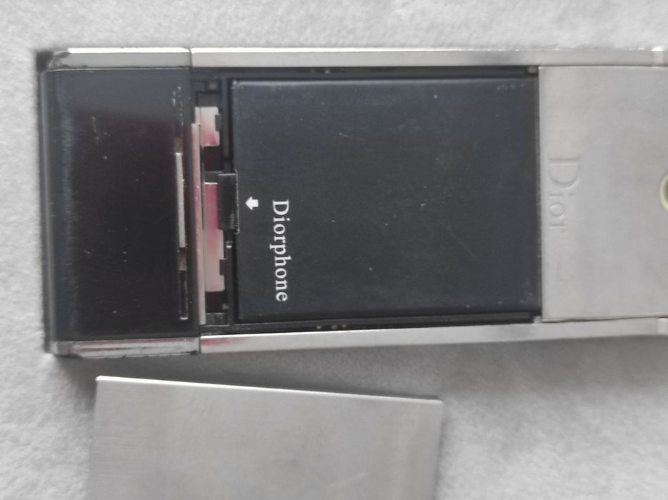 Эксклюзивный телефон CHRISTIAN DIOR