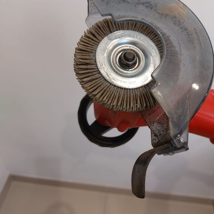 Czyszczarka do fug i kostki firmy Einhell