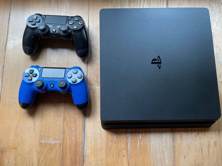 Konsola PlayStation 4 PS4 SLIM + 2 x PAD 500GB