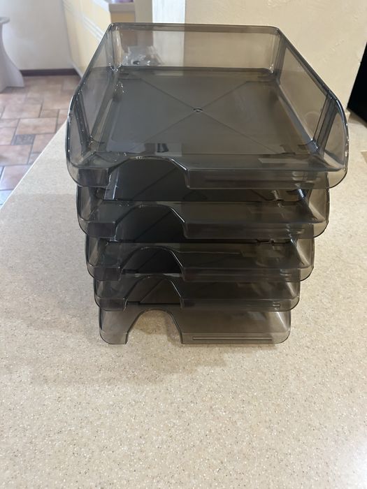 Лотки для бумаг и журналов.