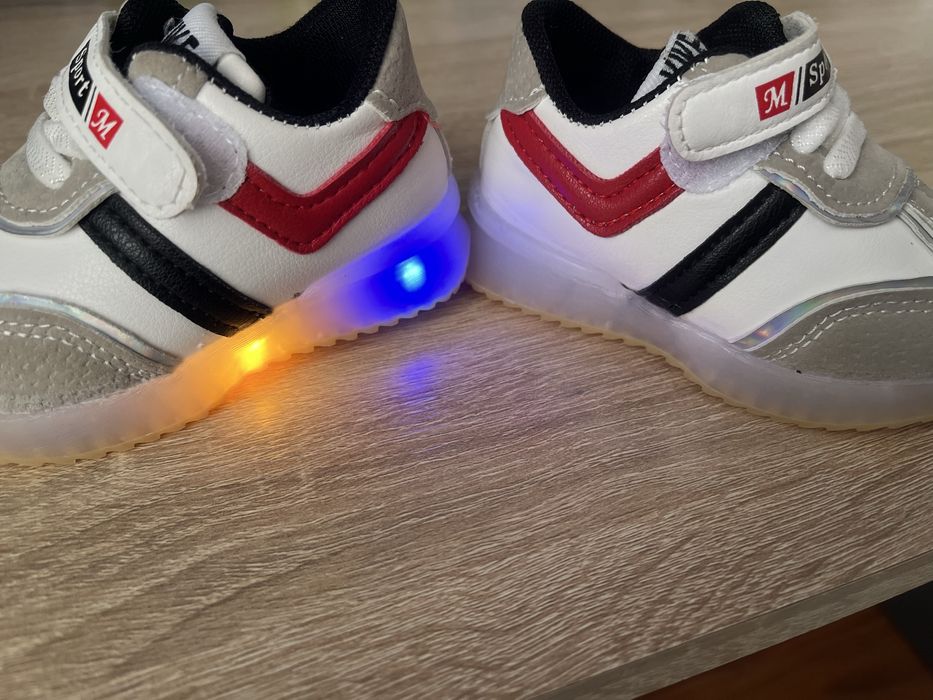 Кросівки дитячі, майже нові! Ідеальний стан.