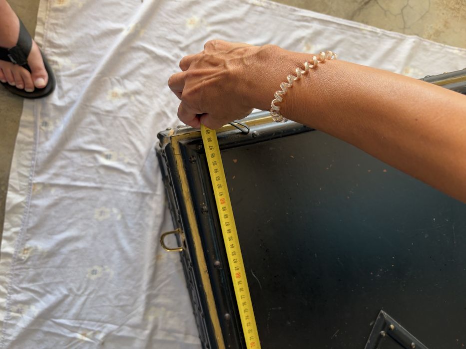 Bau antigo 100 anos aproximadamente grande