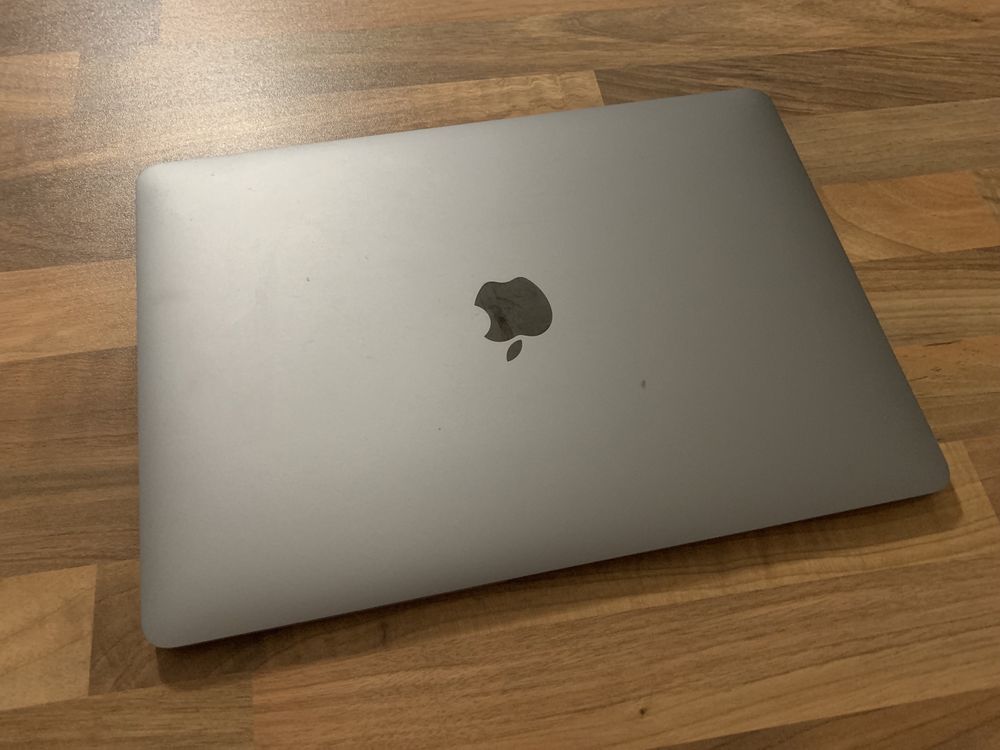 Macbook air 13 (2020)