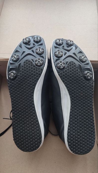 Продам шиповки в гарному стані