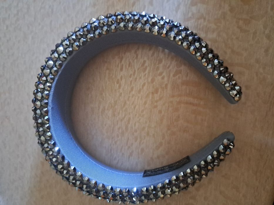 Обруч на голову з камінчиками