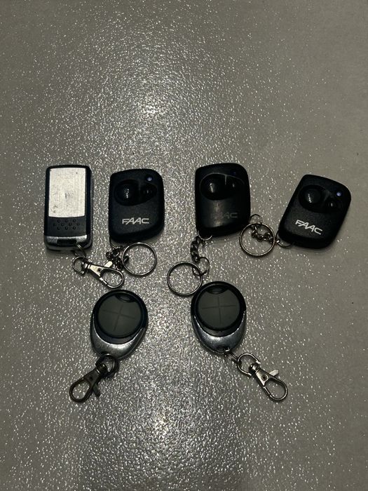 Pilot do bramy garażowej uchylnej FAAC Beninca piloty nowe sprawne