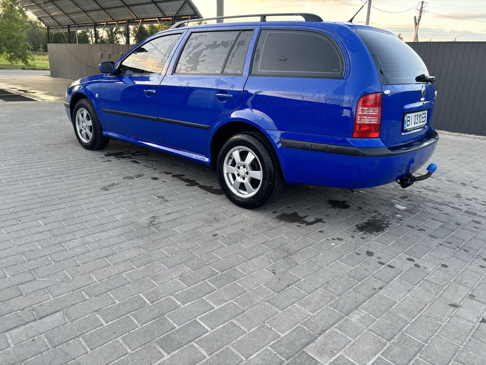 Skoda Oktavia tour 1.6 MPI lux