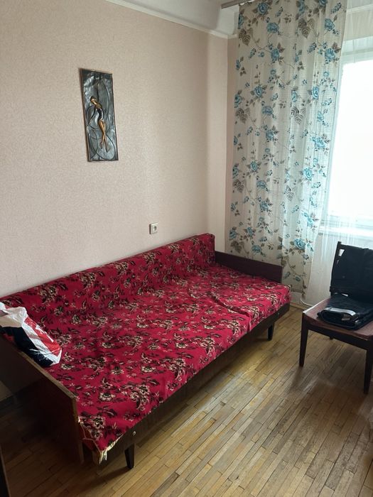 Шафа, стінка, диван, крісло, шафа у прихожу