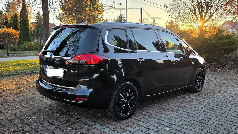 Opel Zafira C  1,4 turbo  LPG  7-osobowy  Cosmo