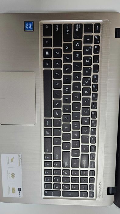 Laptop Asus F540M
