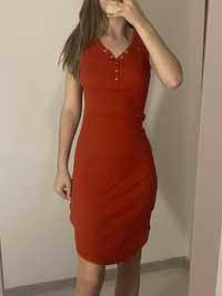 Czerwona obcisla sukienka