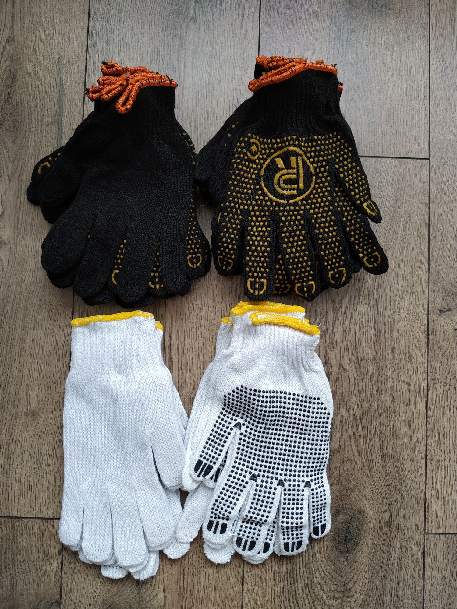 Нові рукавиці середнього розміру