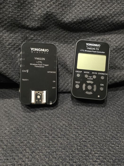 Lampa błyskowa yongnuo yn-685 I-ttl do nikon i dwa wyzwalacze radiowe