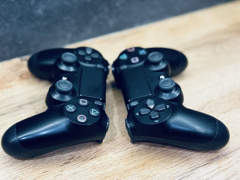 Комплект игровых джойстиков PS4 DualShock