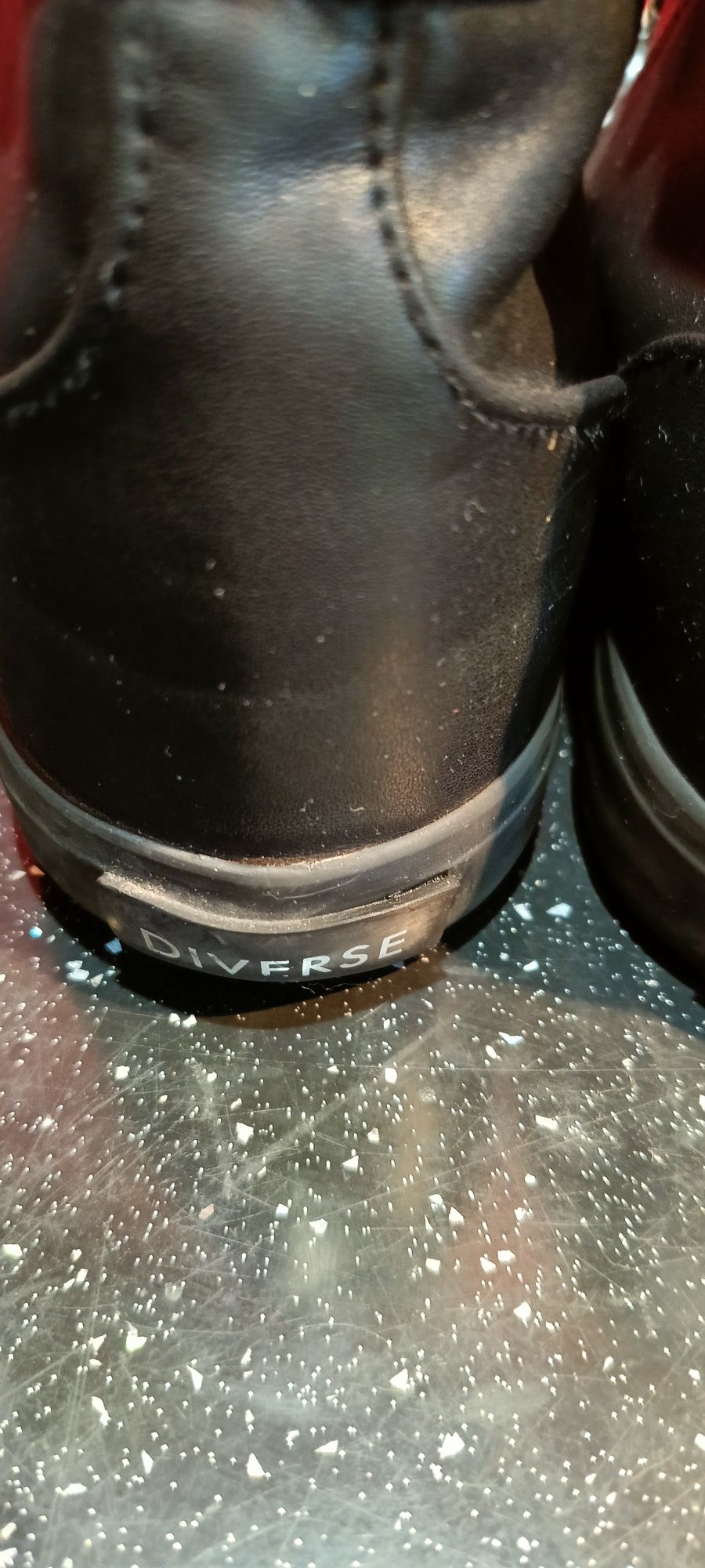 Damskie trampki firmy Diverse.