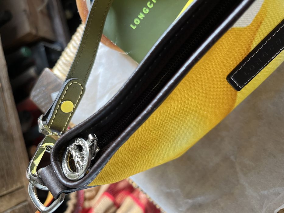 Mala Longchamp amarelo e branca em têxtil e napa