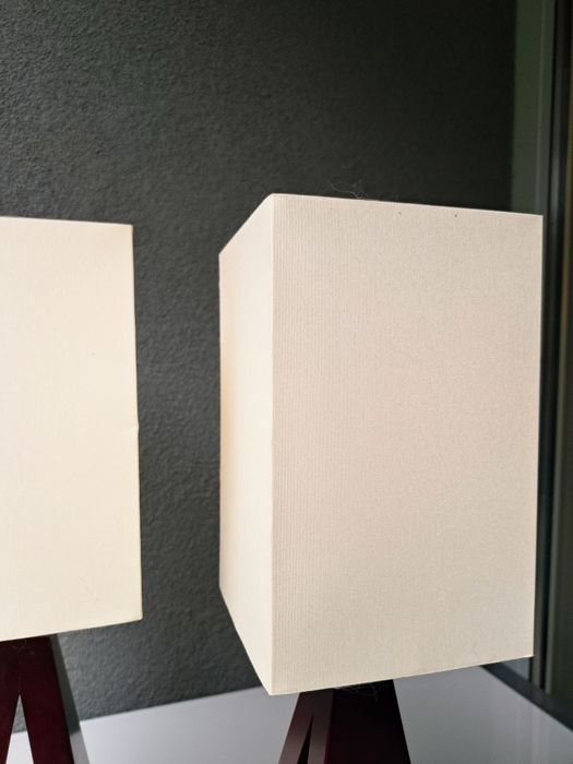 Lampka nocna trójkątna geometryczny design mahoń E14 - Eleganckie 2szt