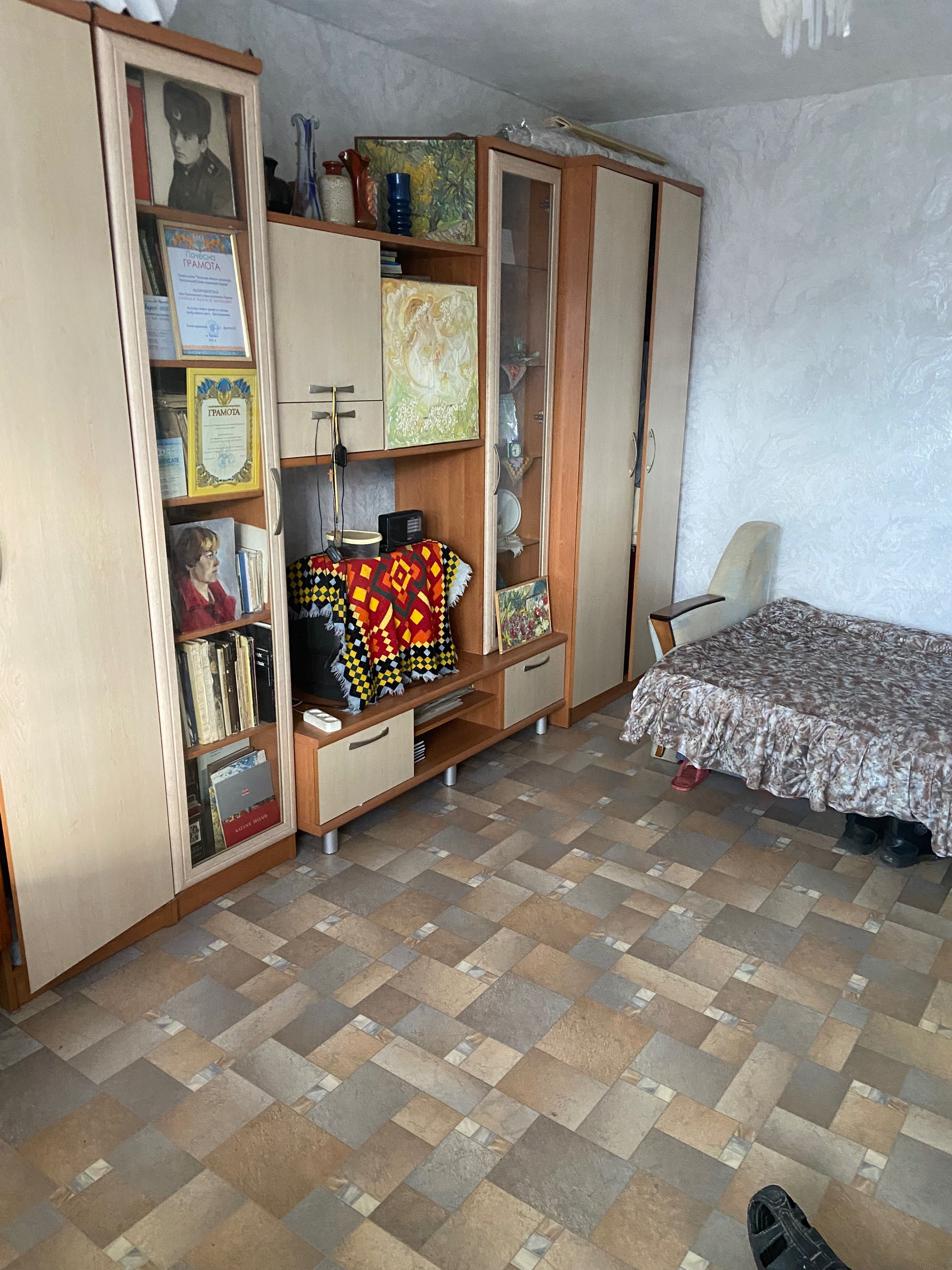 Продам 1к квартиру, 2 поверх - 35.5м2, м.Сміла, вул.Б.Хмельницького.
