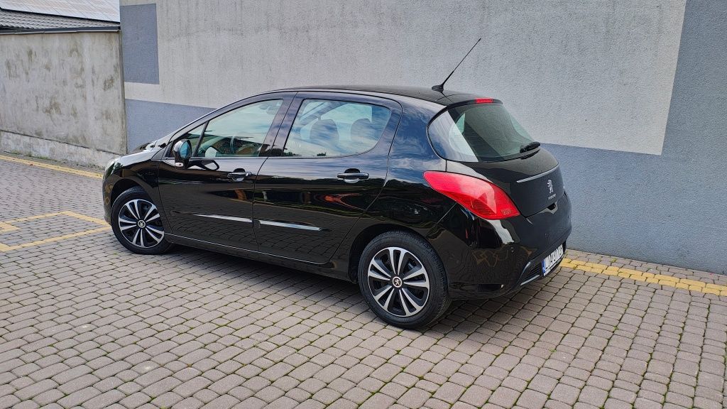 Peugeot 308 1.6 HDi 92km ,, duża navi,,