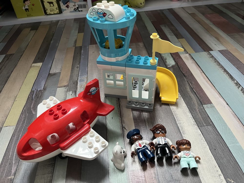 Lotnisko Lego duplo 10961