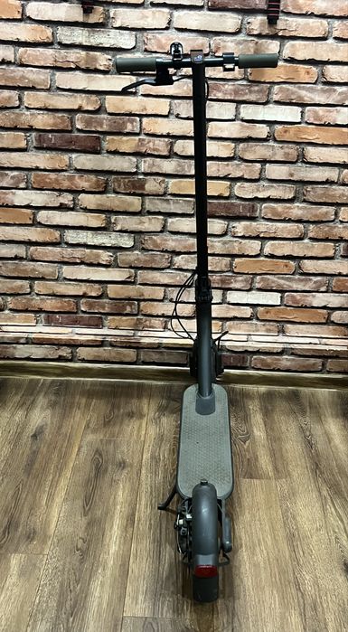 Електросамокат Mi Electric Scooter Essential.