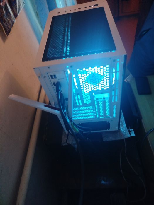 Rx5700xt rayzen 7 7700 5.47 Ggz 32gb ddr5 ssd nvme 4.0