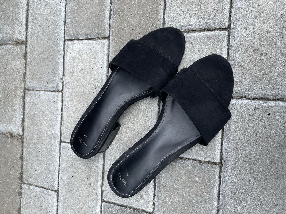 Bershka шльопаці босоніжки