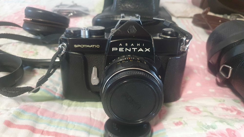 PENTAX ASAHI SPOTMATIC- analogowy aparat fotograficzny.