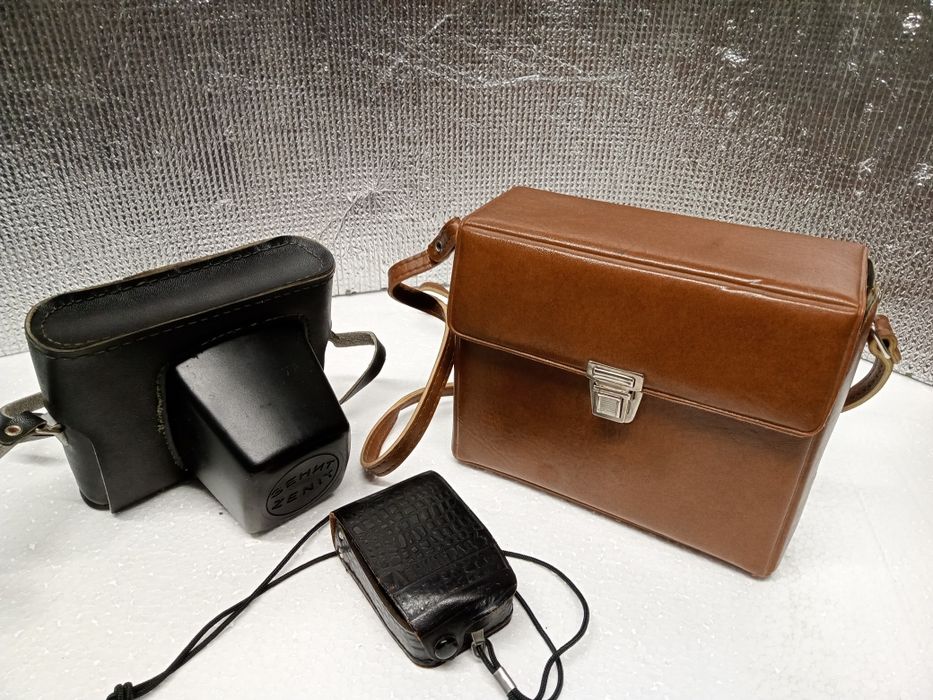 Фотоапарат Зенит-Е. Спалах Чайка + Ленінград 4