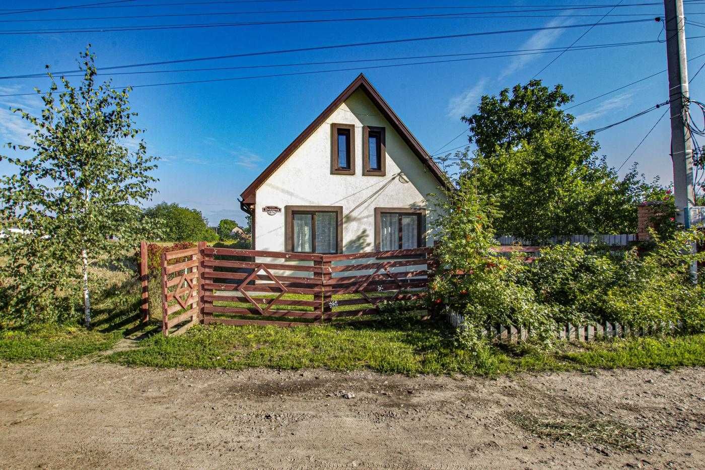Будинок з ремонтом 80 кв.м. та ділянкою 7 соток у с. Копилів