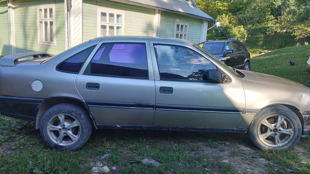 Продам Opel Vectra A 1.8