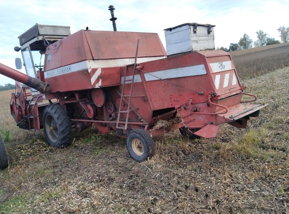 Комбайн готовий до жнив