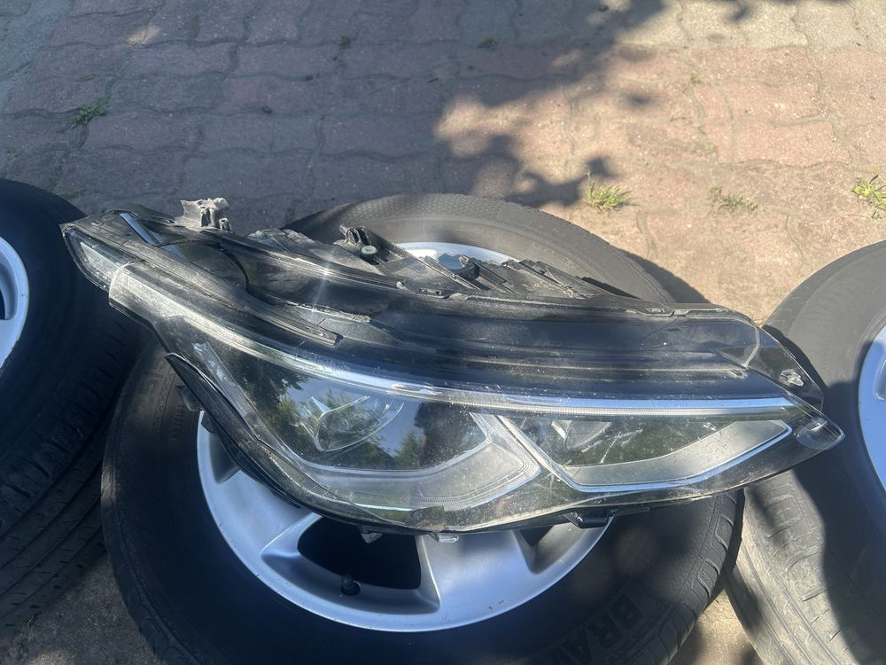Lampy przednie full led golf 8